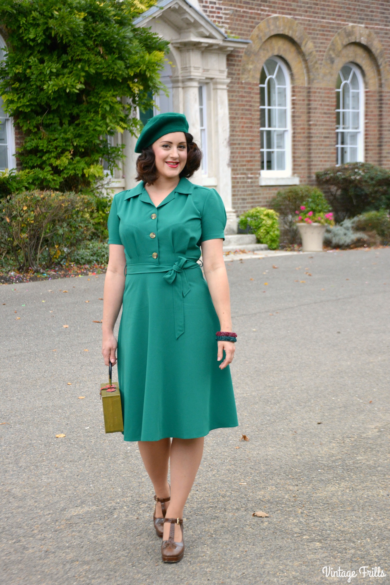 The Perfect 1940s Style Dress from Pretty Retro OOTD • Vintage Frills